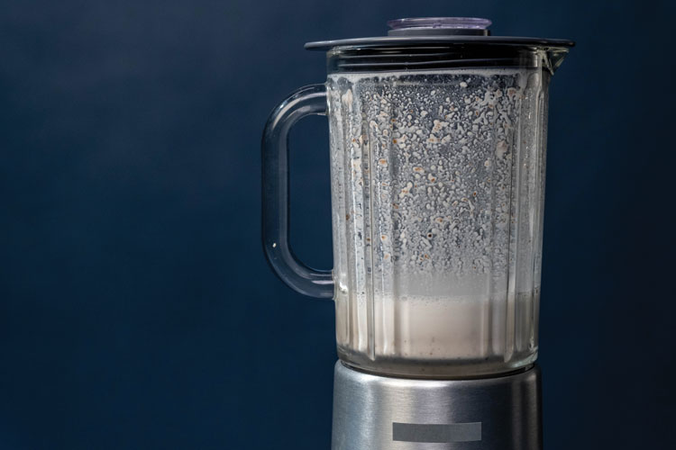 Blender with liquid